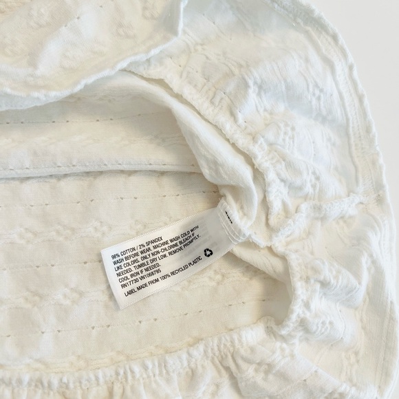 Beautiful Cat & Jack Girls 3T White Eyelet Flutter Sleeve Top - Like New - Picture 2 of 5